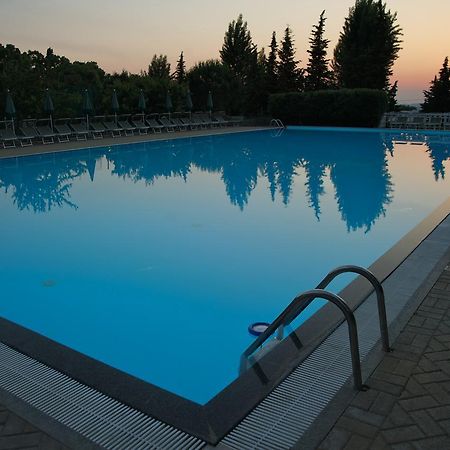 Villaggio Turistico Camping Il Fontino Scarlino Esterno foto